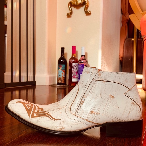 Robert Wayne Leather Boots